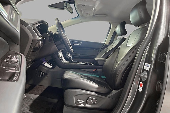 Ford Edge 10 of 26