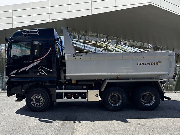 MAN TGX 33.580 6X4 BL 2 of 24