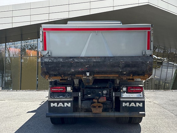 MAN TGX 33.580 6X4 BL 6 of 24