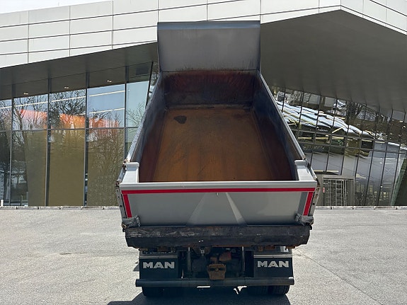 MAN TGX 33.580 6X4 BL 5 of 24