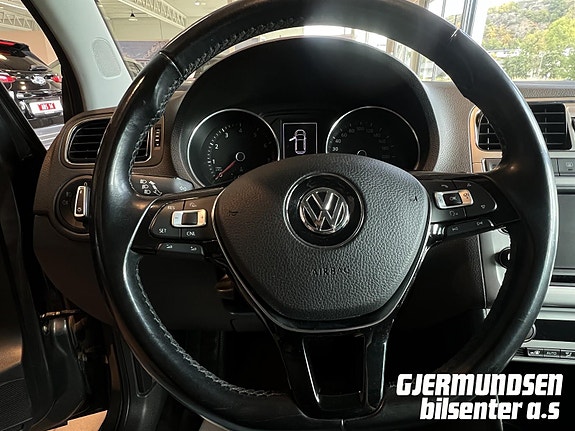 Volkswagen Polo 16 of 26