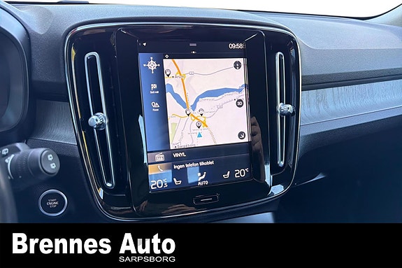 Volvo XC40 17 of 25