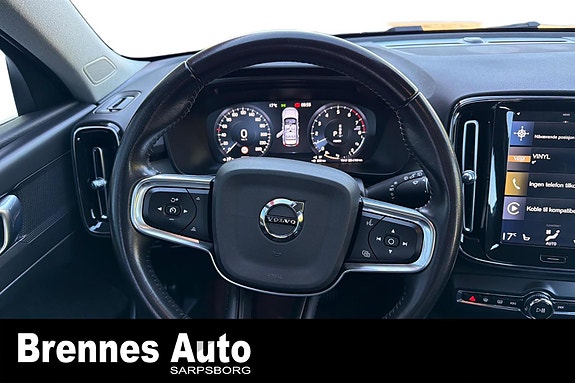 Volvo XC40 12 of 25