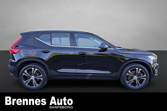 Volvo XC40 8 of 25