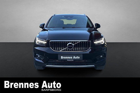 Volvo XC40 2 of 25