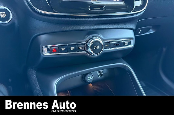 Volvo XC40 19 of 25