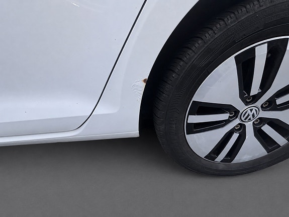 Volkswagen e-Golf VII 6 of 15