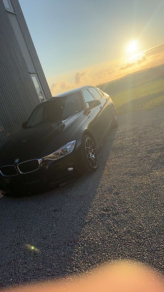 BMW 320d 3 of 20