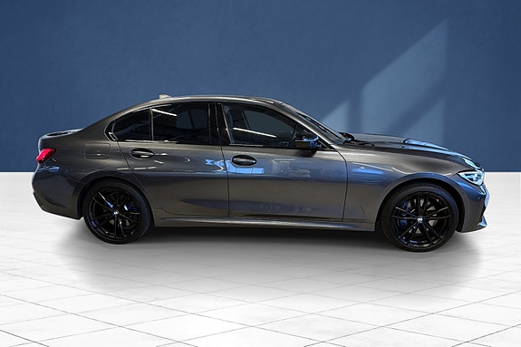 BMW 330e 2 of 20