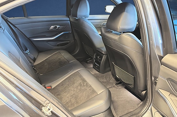BMW 330e 13 of 20