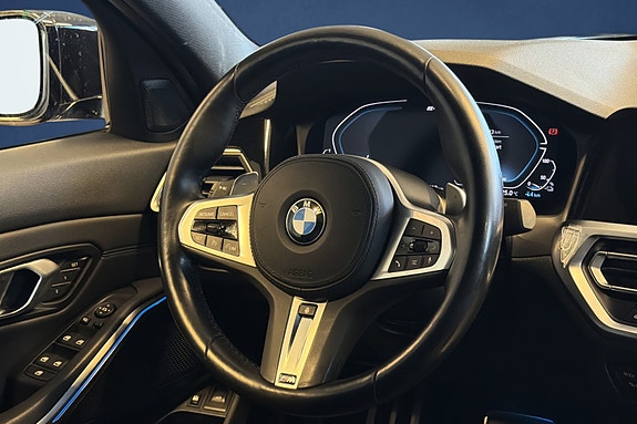BMW 330e 15 of 20