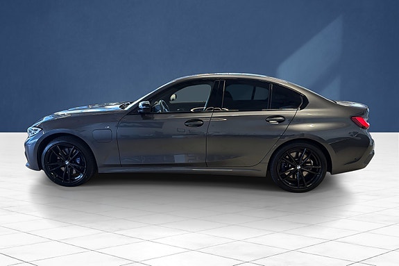 BMW 330e 6 of 20