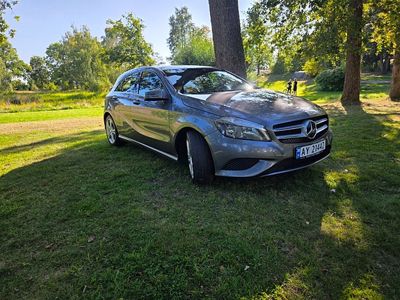 Mercedes-Benz 180 3 of 19