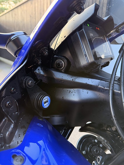 Yamaha R7 6 of 11