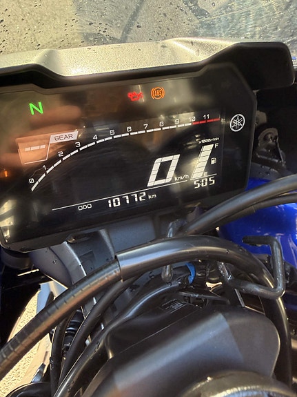 Yamaha R7 8 of 11