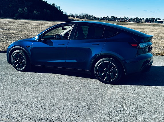 Tesla Model Y 2 of 13