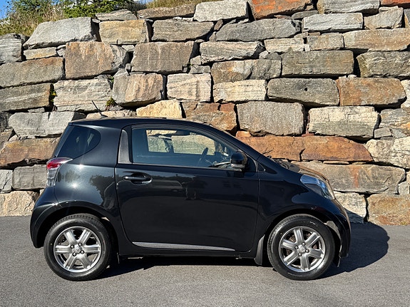 Toyota IQ 7 of 30