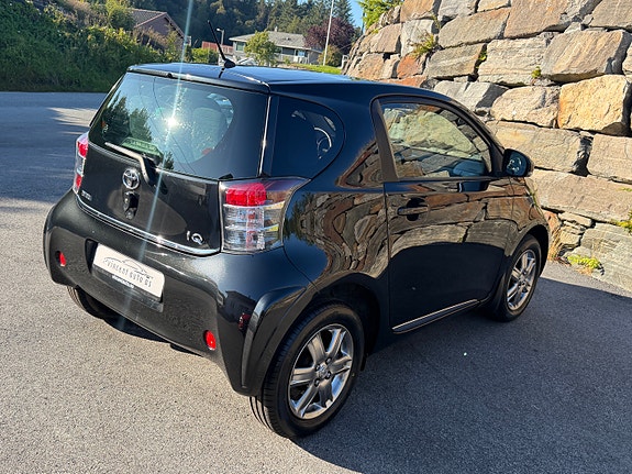 Toyota IQ 14 of 30