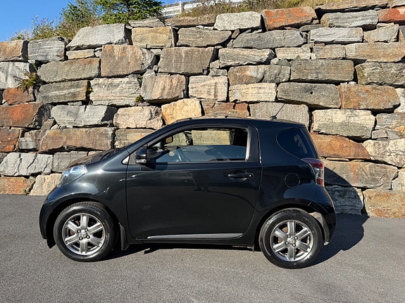 Toyota IQ 8 of 30