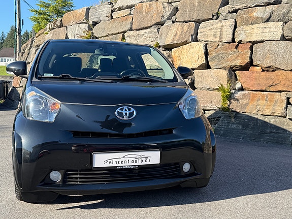 Toyota IQ 4 of 30