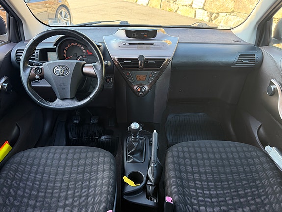 Toyota IQ 27 of 30