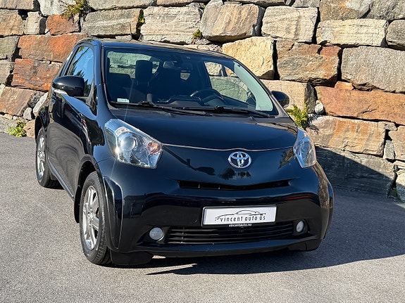 Toyota IQ 2 of 30