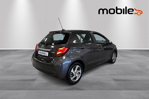 Toyota Yaris 3 of 24