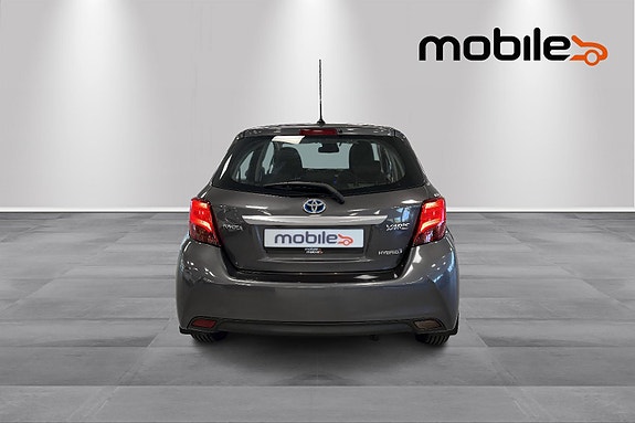 Toyota Yaris 4 of 24
