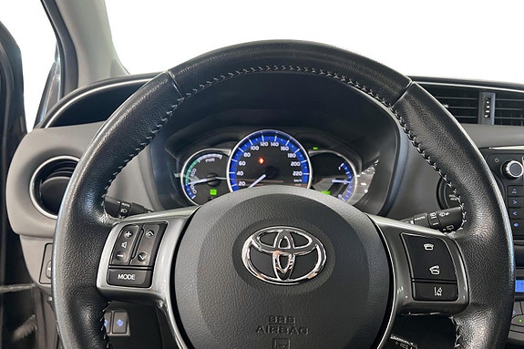 Toyota Yaris 9 of 24
