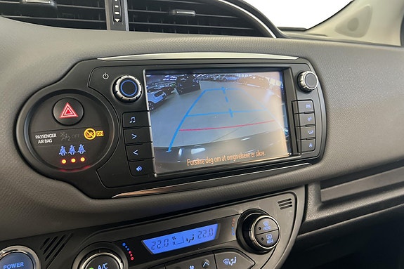 Toyota Yaris 10 of 24