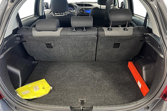 Toyota Yaris 5 of 24