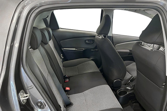 Toyota Yaris 22 of 24