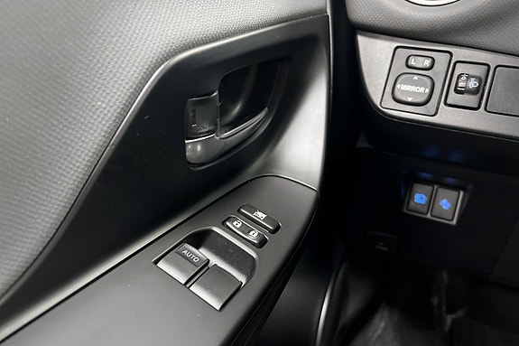 Toyota Yaris 17 of 24