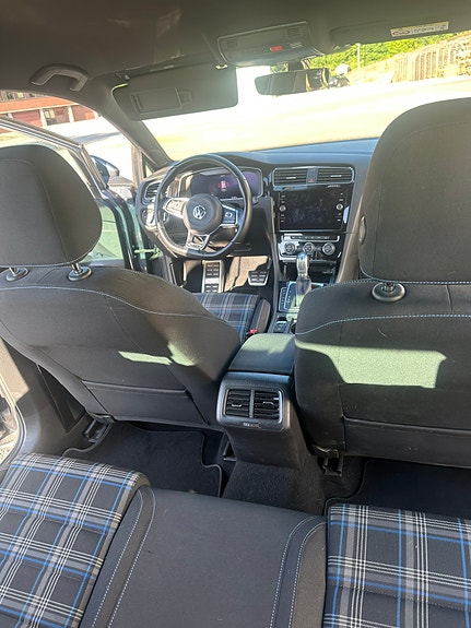 Volkswagen Golf VII 11 of 13
