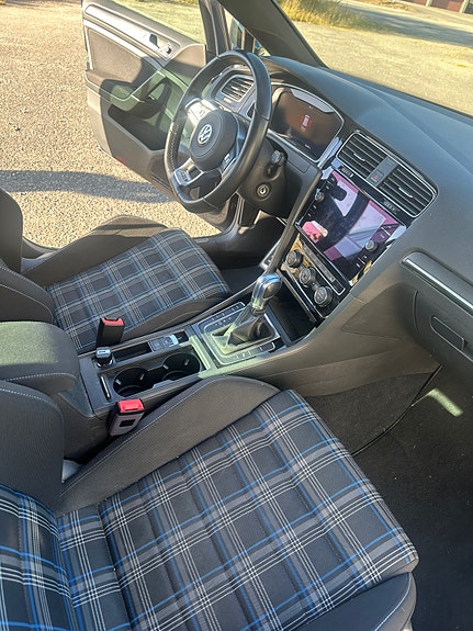 Volkswagen Golf VII 12 of 13
