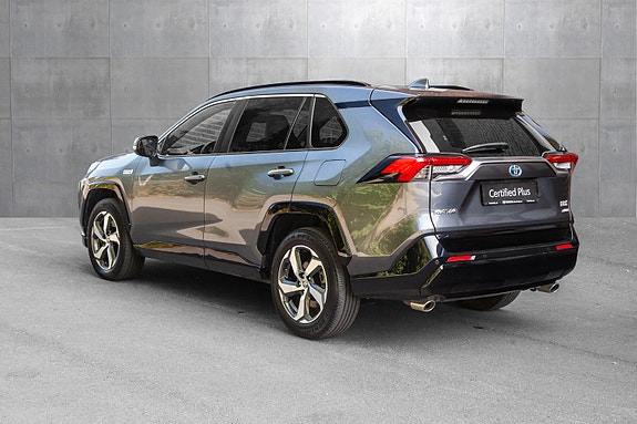Toyota RAV4 Plug-in Hybrid 2 of 20