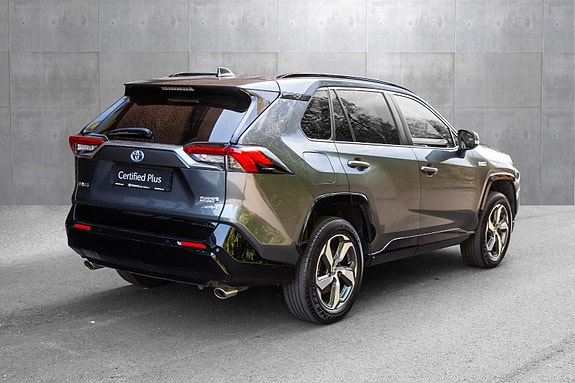Toyota RAV4 Plug-in Hybrid 4 of 20