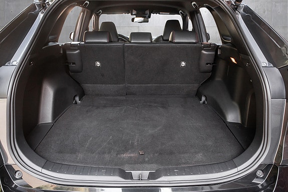 Toyota RAV4 Plug-in Hybrid 17 of 20