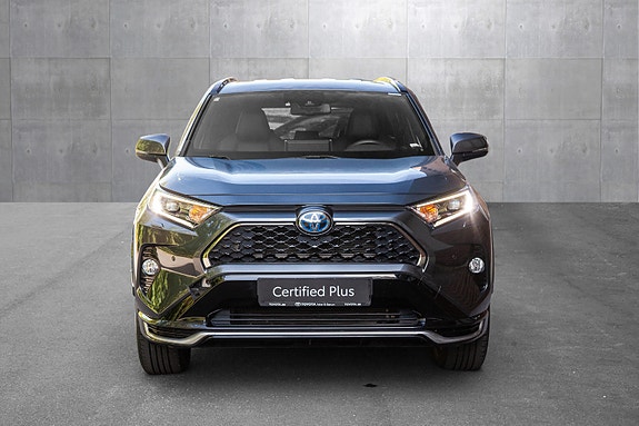 Toyota RAV4 Plug-in Hybrid 6 of 20