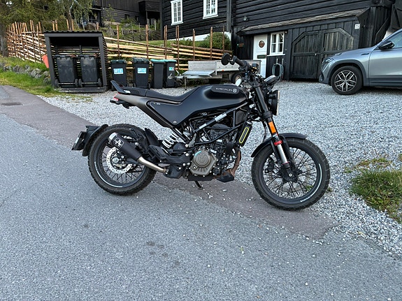 Husqvarna Svartpilen 125 2 of 19