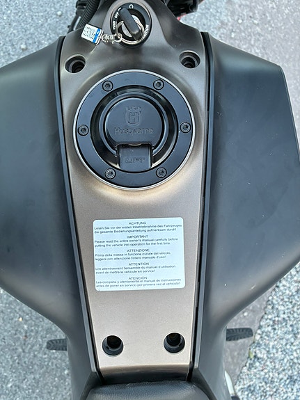 Husqvarna Svartpilen 125 12 of 19