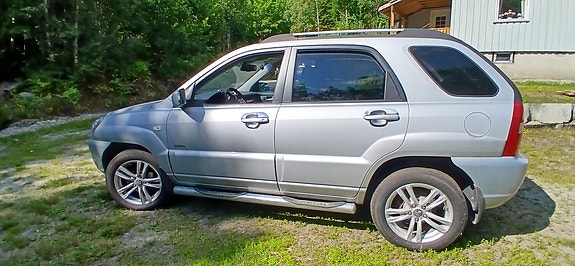 Kia Sportage 2 of 7