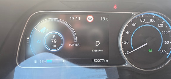 Nissan Leaf 7 of 17