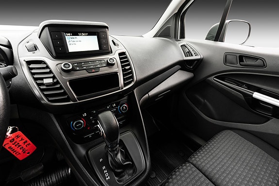Ford Transit Connect 13 of 23