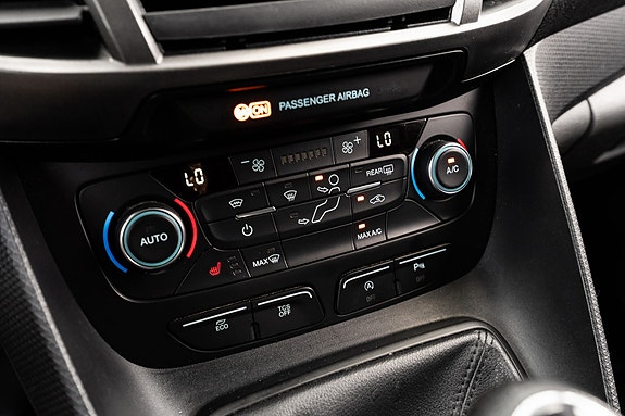Ford Transit Connect 16 of 26