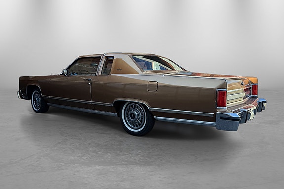 Lincoln Continental 6 of 30