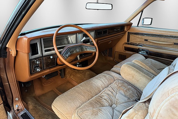 Lincoln Continental 14 of 30