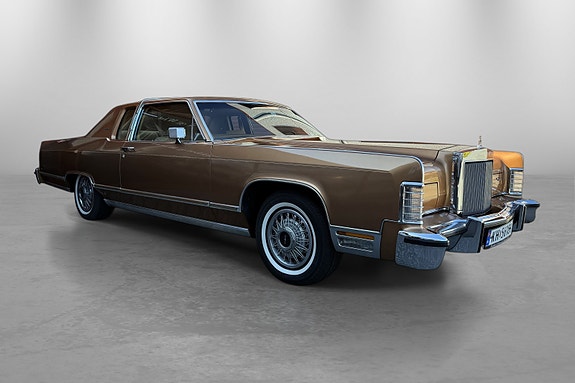 Lincoln Continental 3 of 30