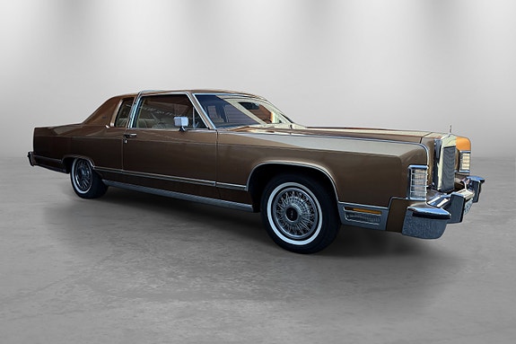 Lincoln Continental 11 of 30