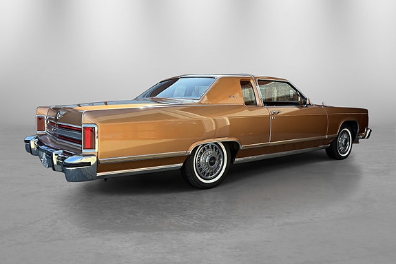 Lincoln Continental 4 of 30